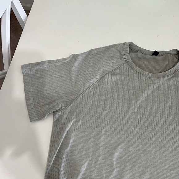 Lululemon metal vent - Picture 3 of 5